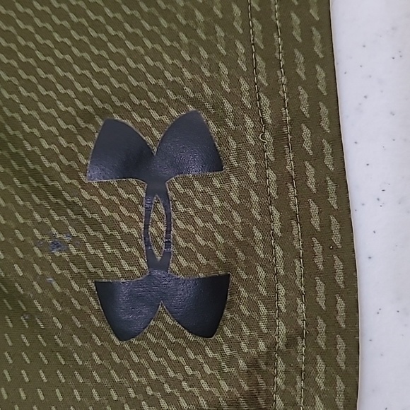 Under Armour Green Athletic Shorts size XL - Picture 5 of 6
